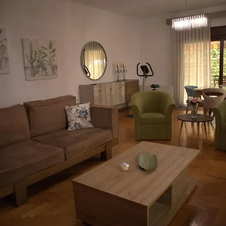 Kouros Kalamitsa Apartment Kavala